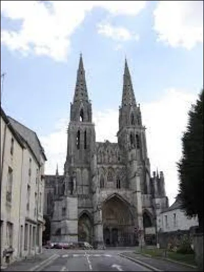 Je vous donne rendez-vous en Normandie, devant la cath&eacute;drale Notre-Dame de S&eacute;es. Ville dans la campagne d'Alen&ccedil;on, elle se situe dans le d&eacute;partement ...