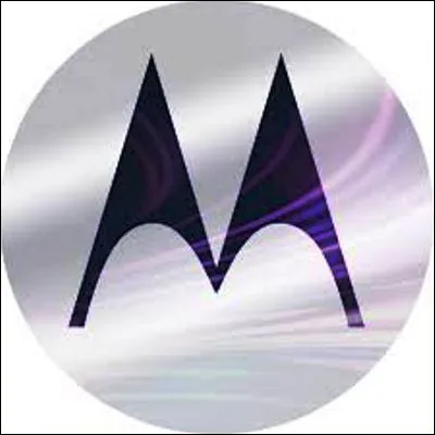 Quel appareil de t&eacute;l&eacute;communication a &eacute;t&eacute; commercialis&eacute; pour la premi&egrave;re fois en 1983 par Motorola ?