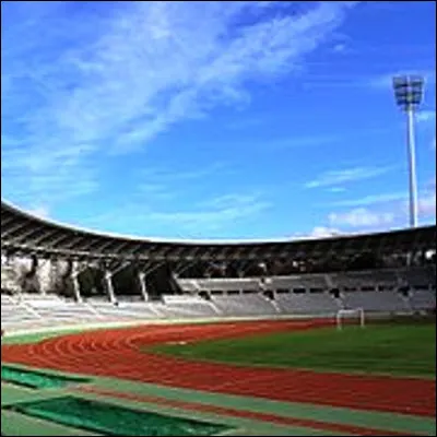 Quel stade parisien inaugur&eacute; en 1939 abrite la F&eacute;d&eacute;ration fran&ccedil;aise d�athl&eacute;tisme ?