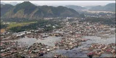 Quelle est la date du séisme qui déclencha un tsunami d'une très grande ampleur dans l'océan Indien ?