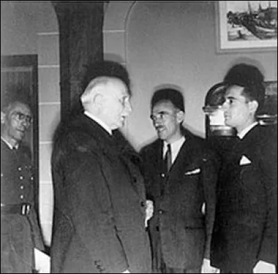 Quel rôle occupe-t-il dans le gouvernement de Vichy à partir de 1942 ?