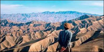 Lequel de ces pays n'admet aucune frontière avec l'Afghanistan ?