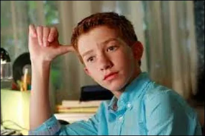 Parmi ces affirmations sur Parker Scavo, laquelle est fausse ?