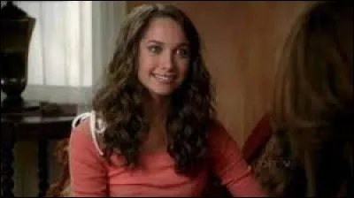 Dans quelle ville part Ana pour débuter sa carrière de mannequin ?