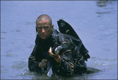 Dans quel film une femme essaye-t-elle de faire sa place au sein de l'armée ?