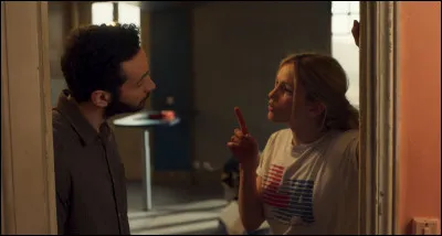 Dans quel film deux meilleurs amis décident-ils de vivre ensemble pour ne plus jamais tomber amoureux de quelqu'un ?