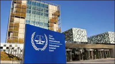 En quelle ann&eacute;e ce pays s'est-il retir&eacute; de la Cour p&eacute;nale internationale ?