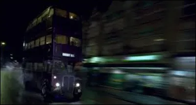 A quelle vitesse le Magicobus roule-t-il dans les rues ?