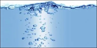 Comment s'appelle l'étape qui fait passer l'eau liquide à l'eau gazeuse ?