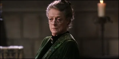 Qu'enseigne Minerva McGonagall dans les films "Harry Potter" ?