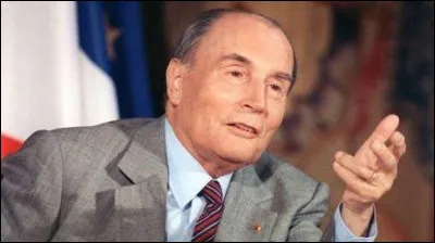 Jusqu'en quelle année François Mitterrand a-t-il adhéré au Parti socialiste depuis 1971 ?