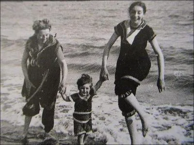 En quelle anne les femmes adoptent-elles le une-pice ?