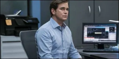 Quel est le rôle de Buzz Watson au sein de l'équipe ?