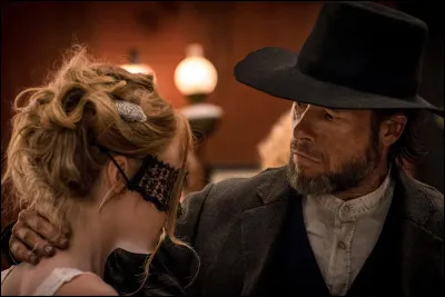 Dans quel film une jeune femme est-elle pourchassée par un prêcheur ?