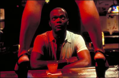 Dans quel film Samuel L. Jackson est-il un trafiquant d'armes ?