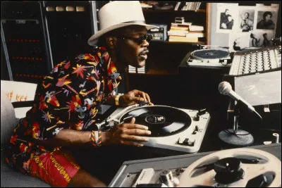 Dans quel film Samuel L. Jackson est-il un DJ ?