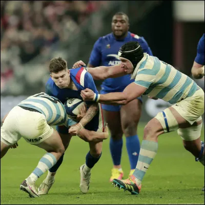 Qui est devenu sélectionneur de XV de France en 2011 ?