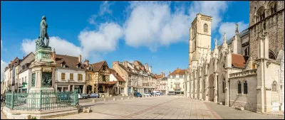 Auxonne et Montbard sont des villes du département :