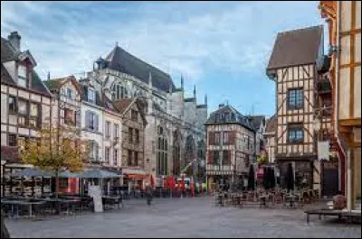 Sa préfecture est Troyes :