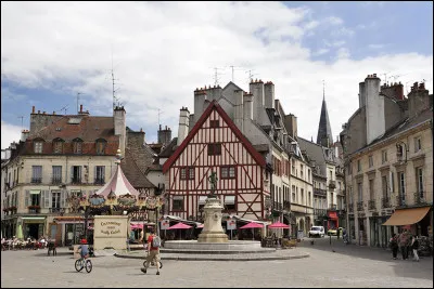 Sa préfecture est Dijon :