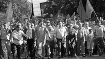 Quelle année marque la dissolution de l'URSS et la fin de la guerre froide ?