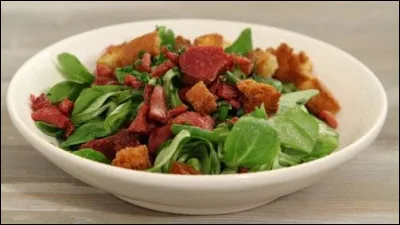 Quelle est cette salade qui accompagne à merveille les pommes confites et les gésiers ?