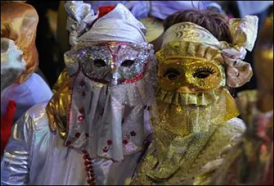 Décalécatan, décalécatan, ohé ohé - Décalécatan, décalécatan, ohé ohé !