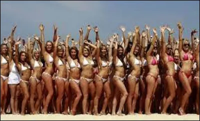 Naïves autant qu'elles étaient belles - On pouvait lire dans leurs prunelles !