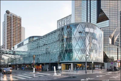 Le quartier Beaugrenelle se trouve dans le ... arrondissement.