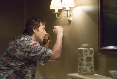 Dans quel film un auteur passe-t-il la nuit dans un hôtel ayant la réputation d'être hanté ?