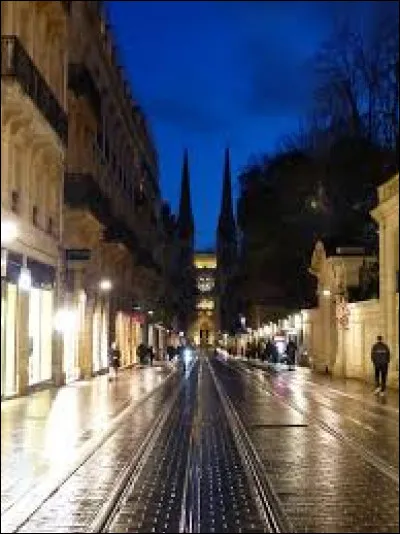 Quelle jeune chanteuse chante "Ce garçon est une ville" en 2017 ?