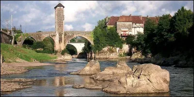 Oloron-Sainte-Marie et Orthez sont des villes du département :