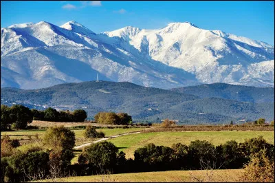 Il compte 480 000 habitants, pour une densité de 116 habitants au km² :