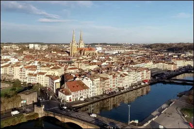 La deuxième ville du département est Bayonne :