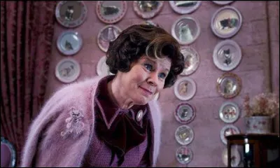 Quel est le nom du poste que prend Dolores Ombrage après la fuite / le départ dAlbus Dumbledore ?