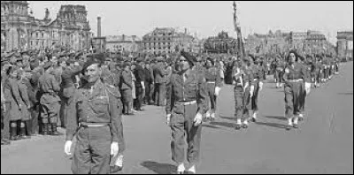 Lequel de ces pays a rejoint l'Axe en novembre 1940 ?