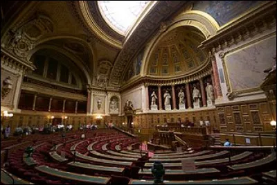 La France a un parlement constitué des deux chambres, c'est ...