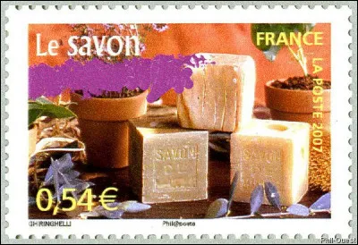 "&Eacute;NAAUURME ! Encore plus gros que la sardine du port, le savon ..." (Compl&eacute;tez !)