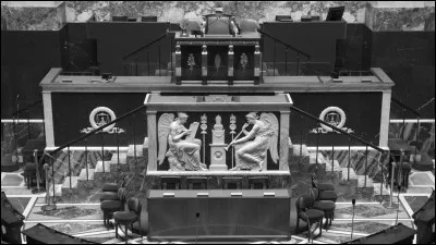 Sous le régime parlementaire de la IVe République, quelle était la participation ?