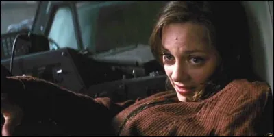 Comment meurt Marion Cotillard dans ce film ?