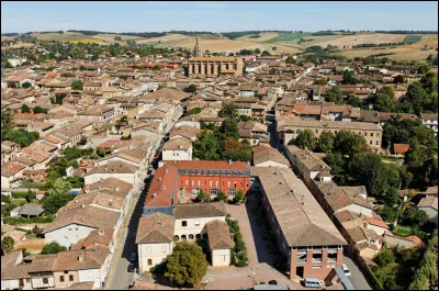 Caussade et Beaumont-de Lomagne sont des villes du département :