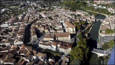 Marmande et Nérac sont des villes du département :