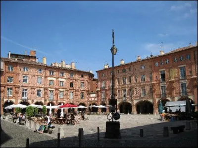 Sa préfecture est Montauban :