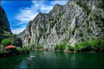 La capitale de la Macédoine du Nord se nomme Skopge.