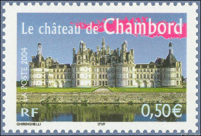 Habitat légèrement plus somptueux (et sa note de chauffage aussi !), le château de Chambord est entouré du parc clos le plus grand d'Europe, mesurant ... km2 !