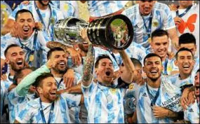 Lequel de ces joueurs de football n'est pas argentin ?