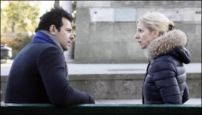 Dans quel film un chanteur demande-t-il de l'aide à sa plus grande fan ?