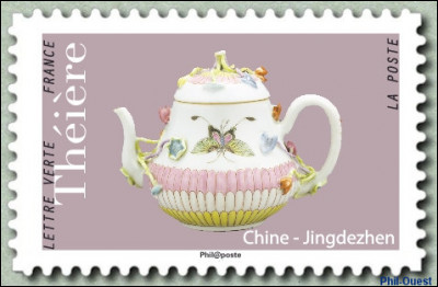 Théière chinoise provenant de la capitale mondiale de la porcelaine : Jingdezhen, bordée au nord par la province de/du ...