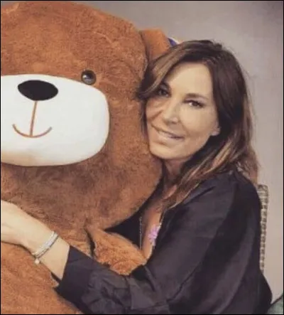 "Le réveil, tous les matins c'est pareil
Je ne l'entends pas
C'est comme ça.
C'est comme
Tous ces bruits que tu fais courir sur moi
Ça ne m'atteint pas
C'est mieux comme ça
Tant qu'on se parlera 
Sur ce ton
Je ferai baisser le son."

Quelle est cette chanson ?