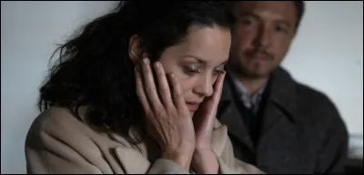 Dans quel film deux personnes qui ne se sont pas vus depuis 20 ans se retrouvent-ils aux funérailles de leurs parents ?